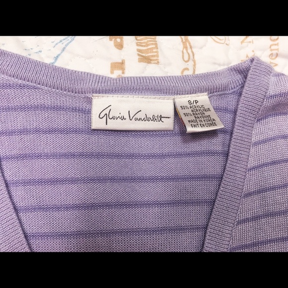 3 for $75!!! Vintage Gloria Vanderbilt button up sweater, Small - Picture 4 of 4